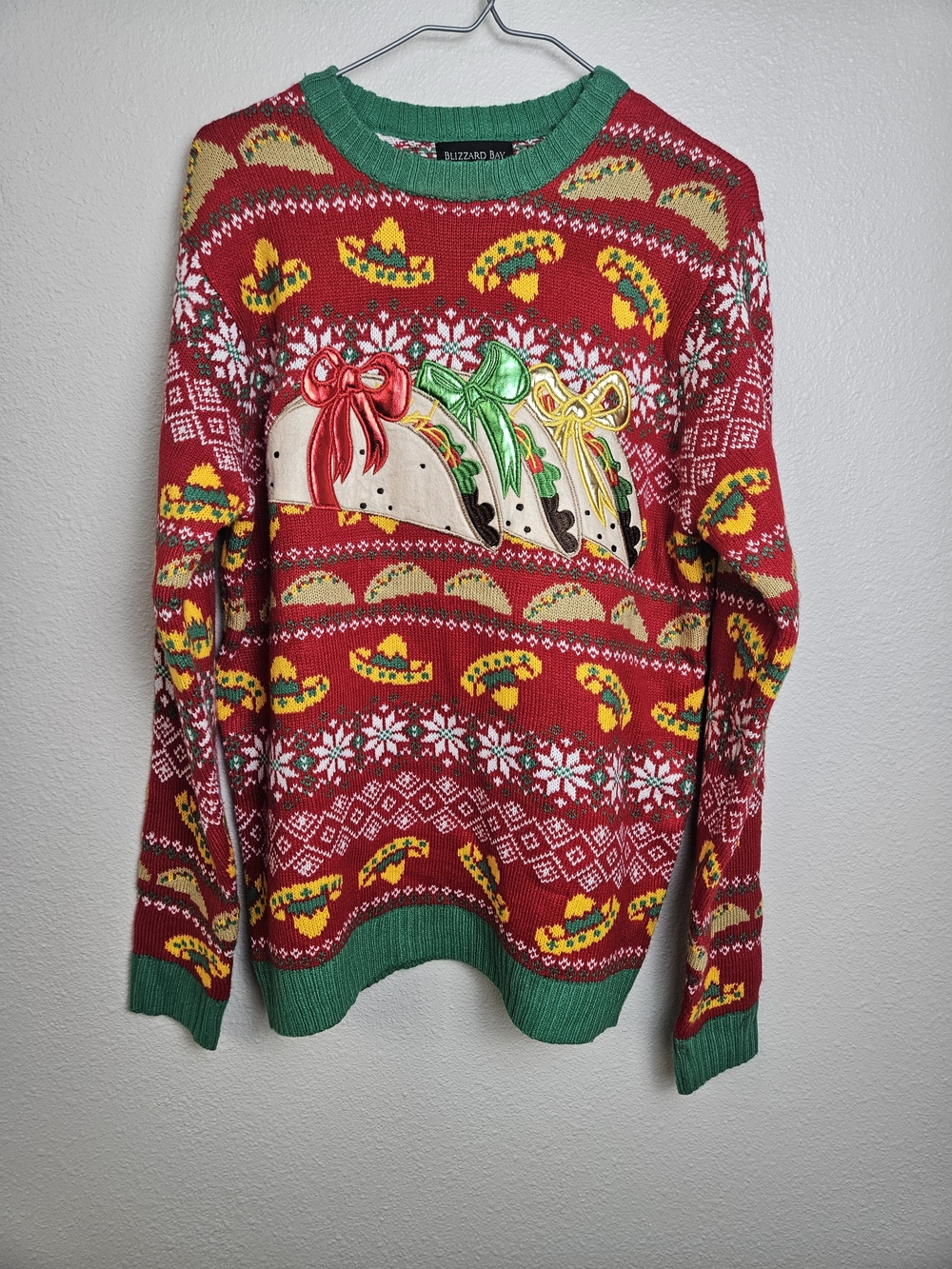 Blizzard Bay Women's Red Taco Crewneck Sweater with Green Trim Size M
